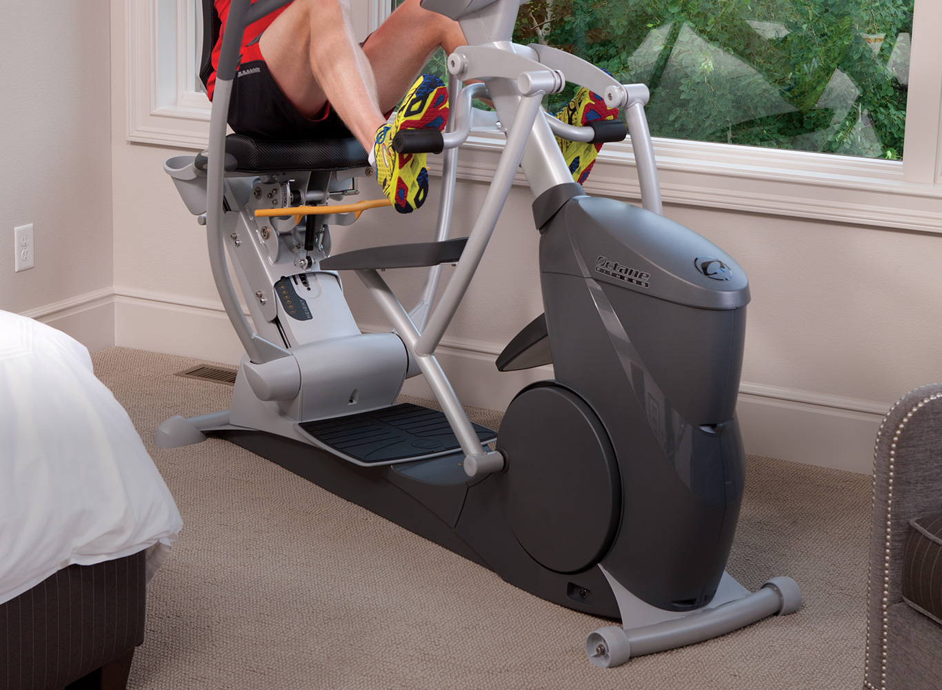 Octane Xr6x Seated Elliptical